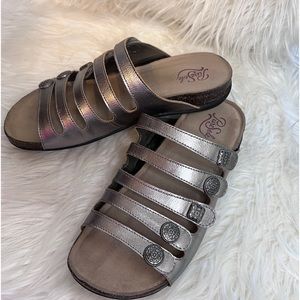 PureSole Ladies Metallic Leather 8M Sandal